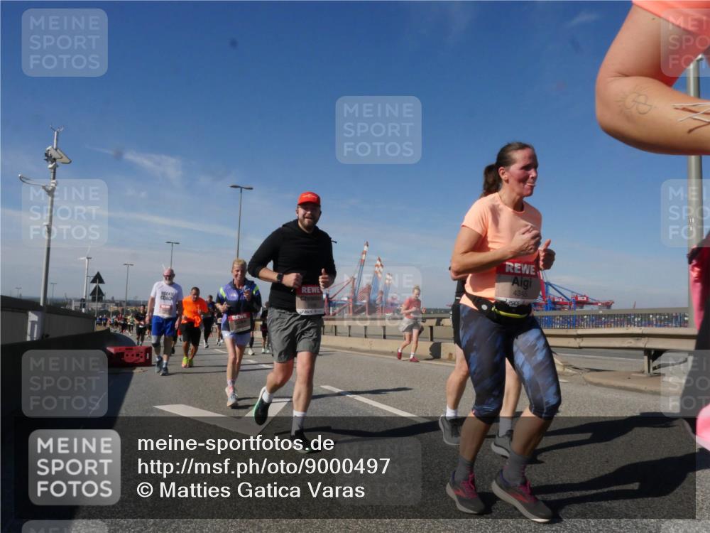 03.10.2025 - Köhlbrandbrückenlauf Matties Gatica Varas http://msf.ph/oto/9000497 03.10.2025 12:53:37 Position 2 4345, 118 meine-sportfotos.de