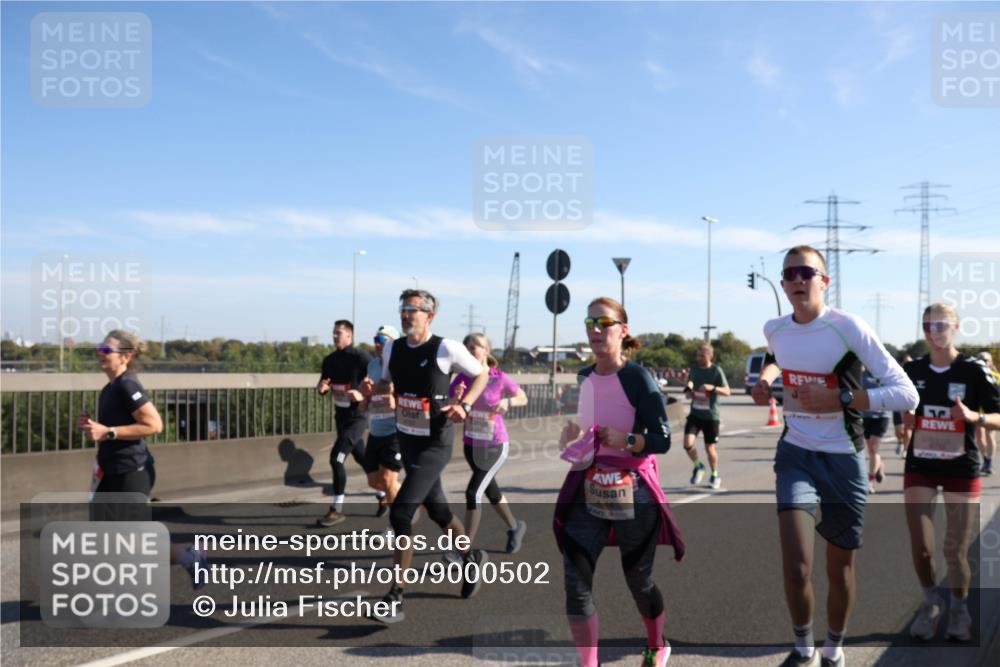 03.10.2025 - Köhlbrandbrückenlauf Julia Fischer http://msf.ph/oto/9000502 03.10.2025 12:15:25 Position 3  meine-sportfotos.de