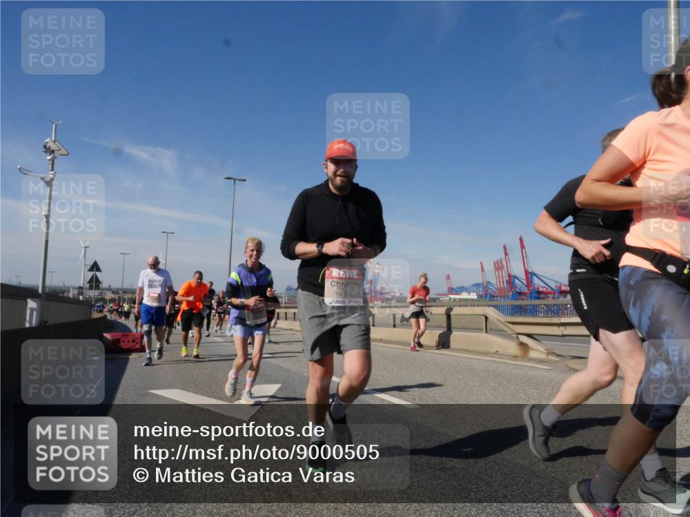 03.10.2025 - Köhlbrandbrückenlauf Matties Gatica Varas http://msf.ph/oto/9000505 03.10.2025 12:53:37 Position 2 5106 meine-sportfotos.de