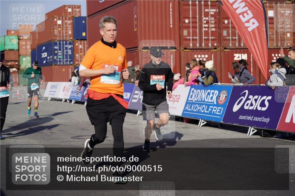 03.10.2025 - Köhlbrandbrückenlauf Michael Burmester http://msf.ph/oto/9000515 03.10.2025 10:04:50 Ziel 1225, 1236, 1302, 1403, 1447, 1457, 2714, 3117, 3812 meine-sportfotos.de