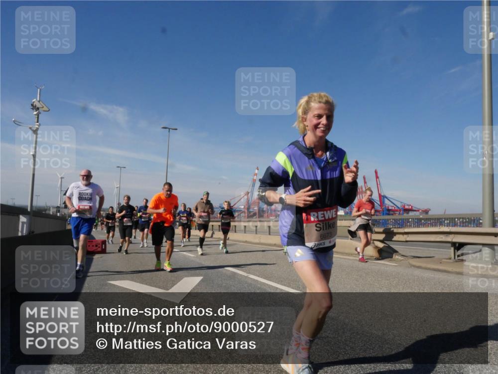 03.10.2025 - Köhlbrandbrückenlauf Matties Gatica Varas http://msf.ph/oto/9000527 03.10.2025 12:53:39 Position 2 6673, 118 meine-sportfotos.de