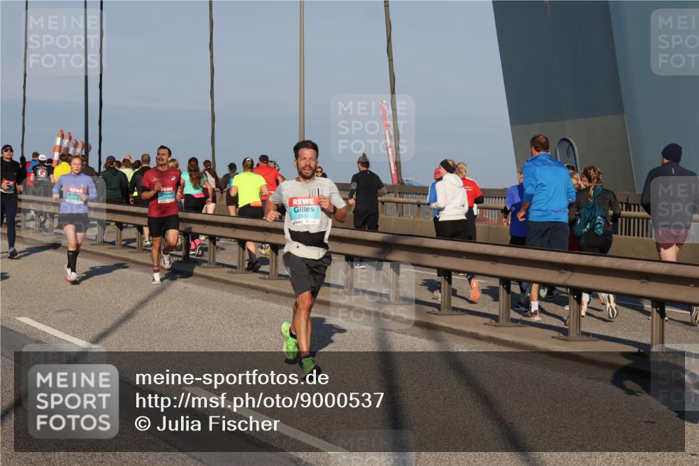 03.10.2025 - Köhlbrandbrückenlauf Julia Fischer http://msf.ph/oto/9000537 03.10.2025 09:35:15 Position 2 2933 meine-sportfotos.de