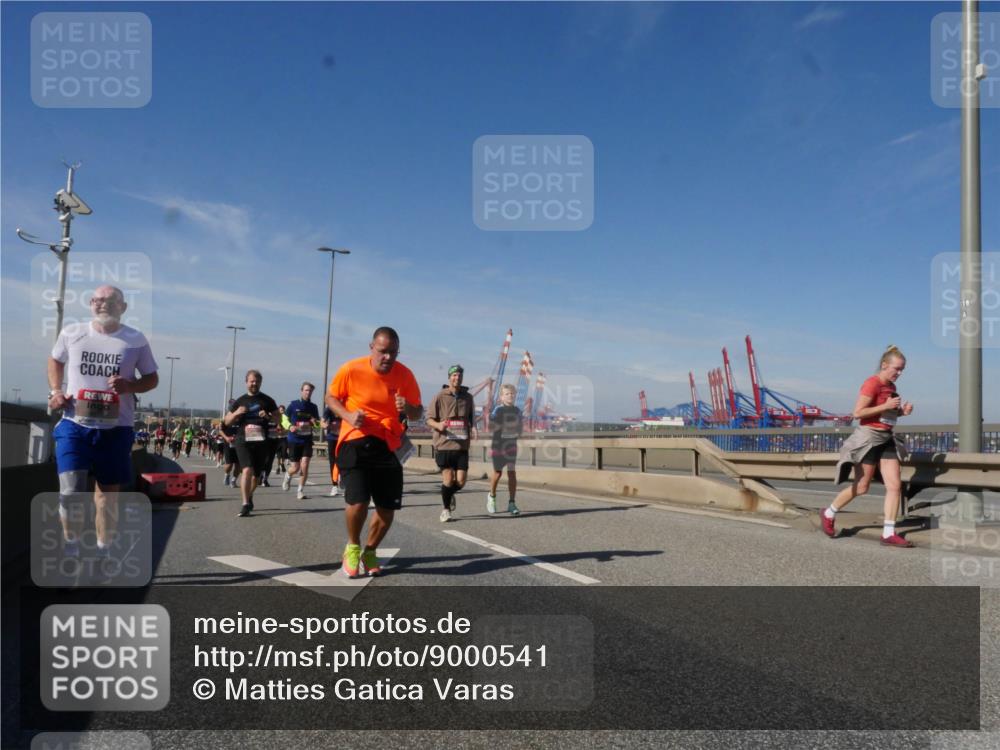 03.10.2025 - Köhlbrandbrückenlauf Matties Gatica Varas http://msf.ph/oto/9000541 03.10.2025 12:53:40 Position 2 118 meine-sportfotos.de