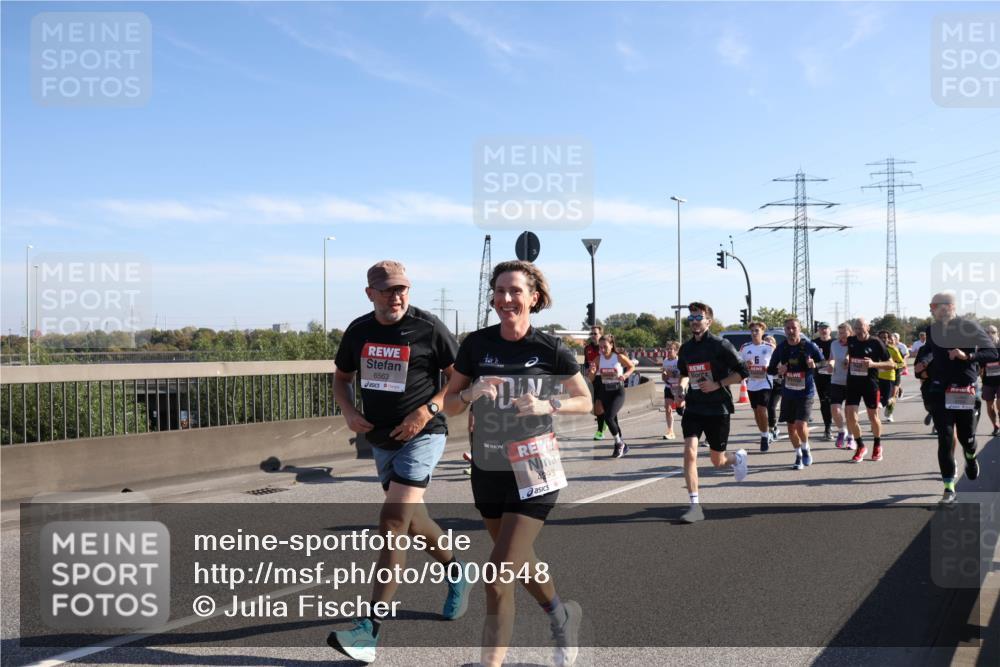03.10.2025 - Köhlbrandbrückenlauf Julia Fischer http://msf.ph/oto/9000548 03.10.2025 12:15:32 Position 3 6563, 293 meine-sportfotos.de