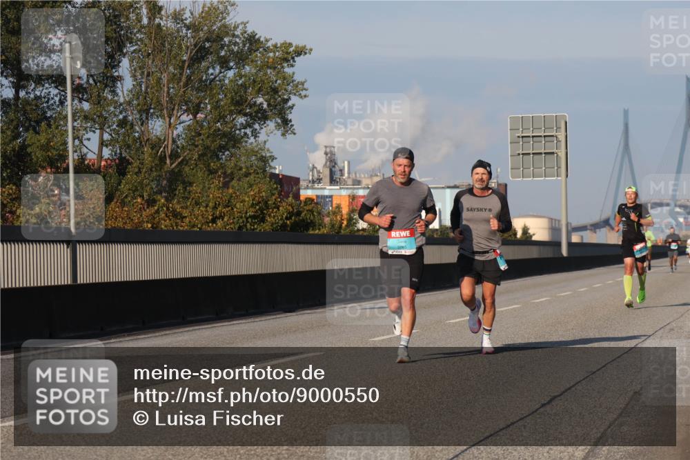 03.10.2025 - Köhlbrandbrückenlauf Luisa Fischer http://msf.ph/oto/9000550 03.10.2025 10:42:34 Position 3  meine-sportfotos.de