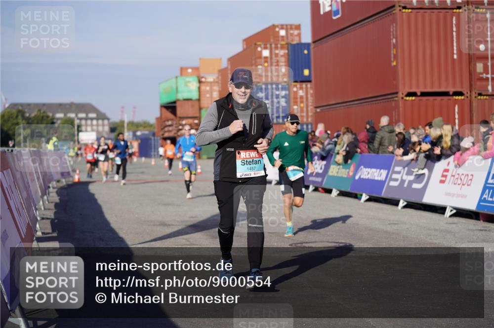03.10.2025 - Köhlbrandbrückenlauf Michael Burmester http://msf.ph/oto/9000554 03.10.2025 10:04:52 Ziel 1236, 1302, 1403, 1447, 1457, 2714, 3117, 3741, 3812 meine-sportfotos.de
