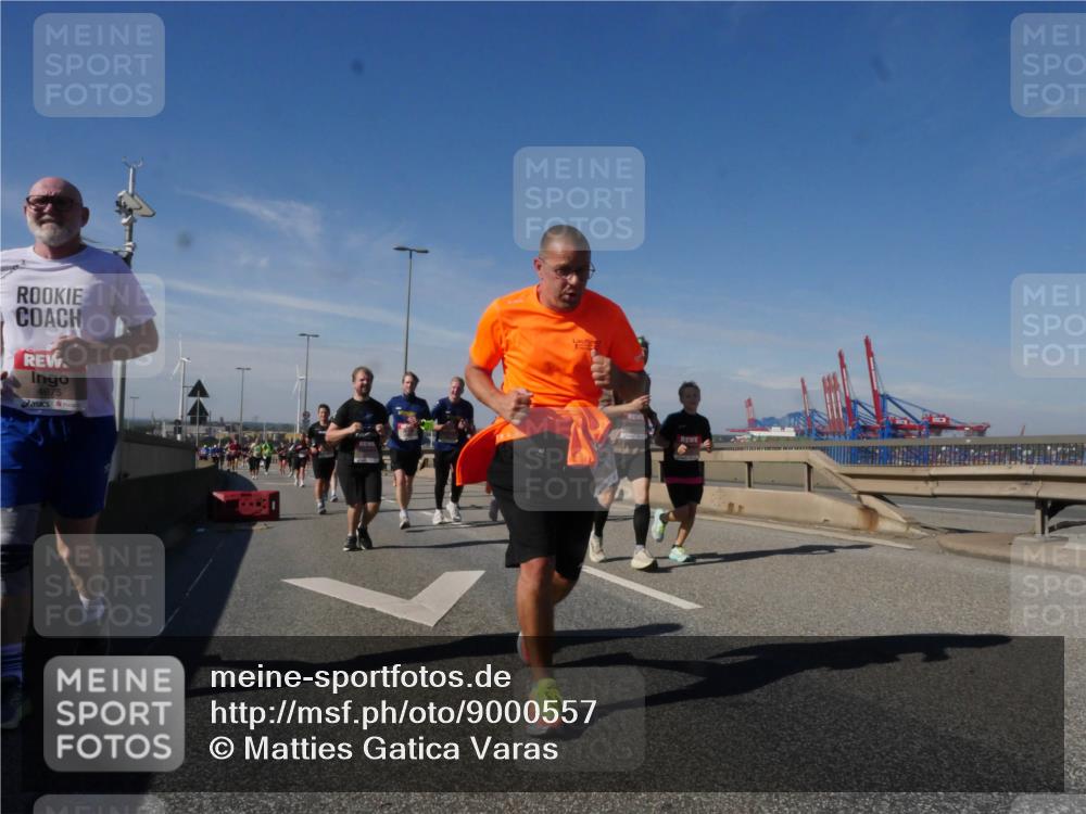 03.10.2025 - Köhlbrandbrückenlauf Matties Gatica Varas http://msf.ph/oto/9000557 03.10.2025 12:53:41 Position 2 4875 meine-sportfotos.de