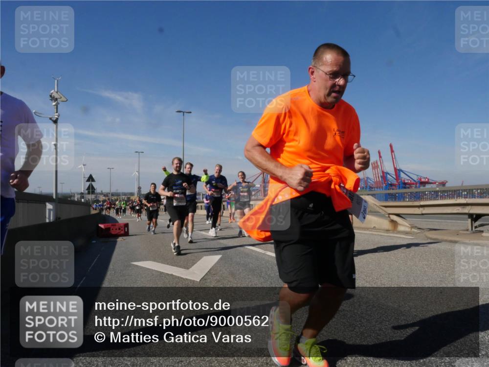 03.10.2025 - Köhlbrandbrückenlauf Matties Gatica Varas http://msf.ph/oto/9000562 03.10.2025 12:53:41 Position 2  meine-sportfotos.de