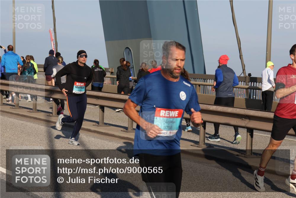 03.10.2025 - Köhlbrandbrückenlauf Julia Fischer http://msf.ph/oto/9000565 03.10.2025 09:35:18 Position 2 1019, 3756, 10 meine-sportfotos.de