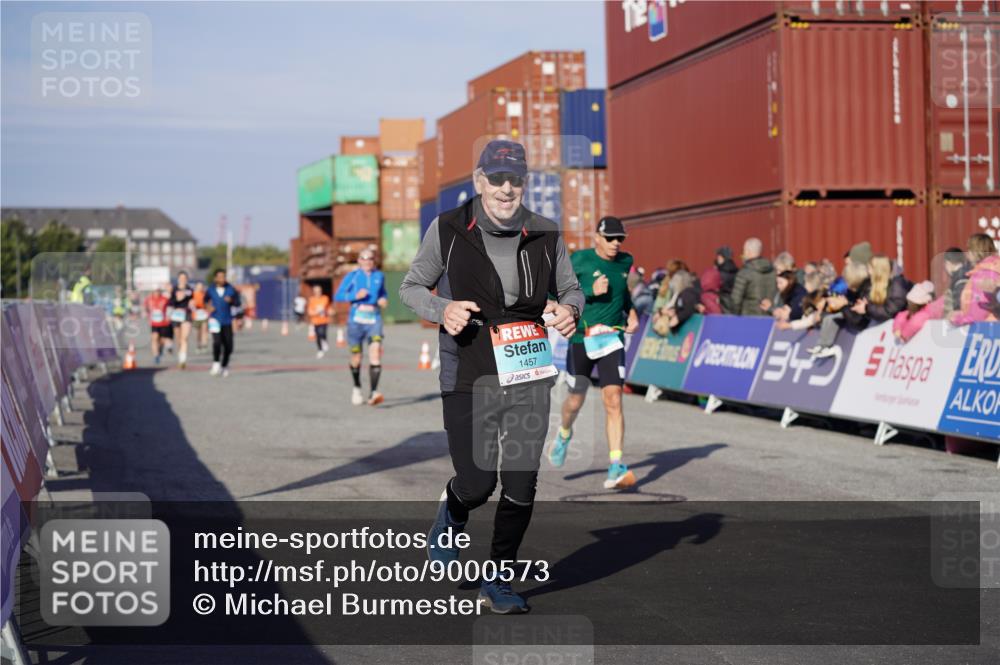 03.10.2025 - Köhlbrandbrückenlauf Michael Burmester http://msf.ph/oto/9000573 03.10.2025 10:04:52 Ziel 1236, 1302, 1403, 1447, 1457, 2714, 3117, 3741, 3812 meine-sportfotos.de