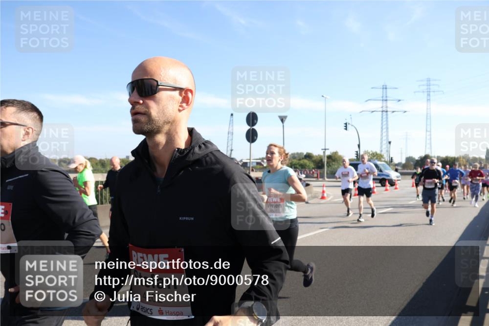 03.10.2025 - Köhlbrandbrückenlauf Julia Fischer http://msf.ph/oto/9000578 03.10.2025 12:15:37 Position 3 0, 4202, 4521 meine-sportfotos.de