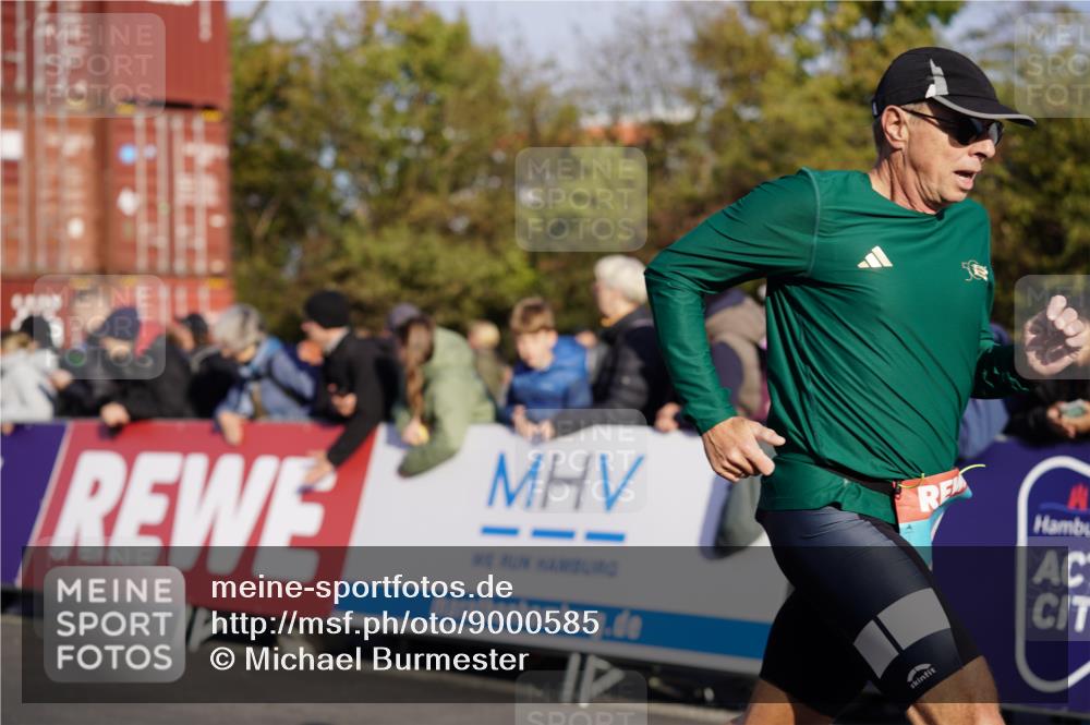 03.10.2025 - Köhlbrandbrückenlauf Michael Burmester http://msf.ph/oto/9000585 03.10.2025 10:04:54 Ziel 1302, 1403, 1406, 1447, 1457, 1477, 3741, 3812 meine-sportfotos.de