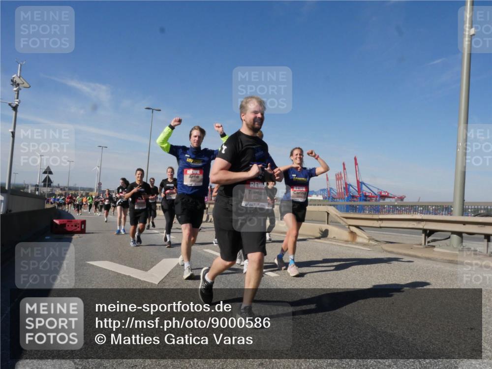 03.10.2025 - Köhlbrandbrückenlauf Matties Gatica Varas http://msf.ph/oto/9000586 03.10.2025 12:53:43 Position 2 5387, 118 meine-sportfotos.de