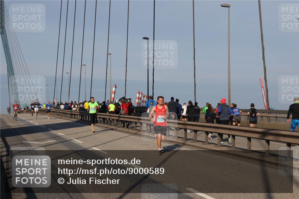 03.10.2025 - Köhlbrandbrückenlauf Julia Fischer http://msf.ph/oto/9000589 03.10.2025 09:35:24 Position 2  meine-sportfotos.de