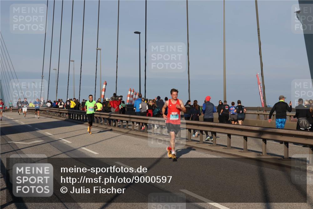 03.10.2025 - Köhlbrandbrückenlauf Julia Fischer http://msf.ph/oto/9000597 03.10.2025 09:35:25 Position 2  meine-sportfotos.de