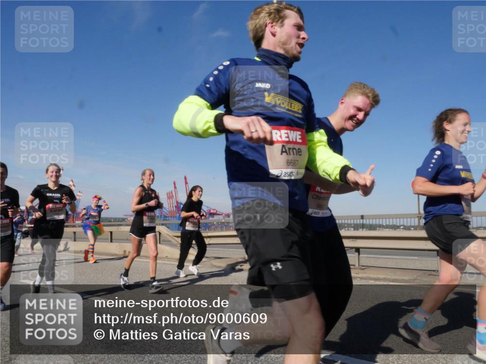 03.10.2025 - Köhlbrandbrückenlauf Matties Gatica Varas http://msf.ph/oto/9000609 03.10.2025 12:53:44 Position 2 6687, 560 meine-sportfotos.de
