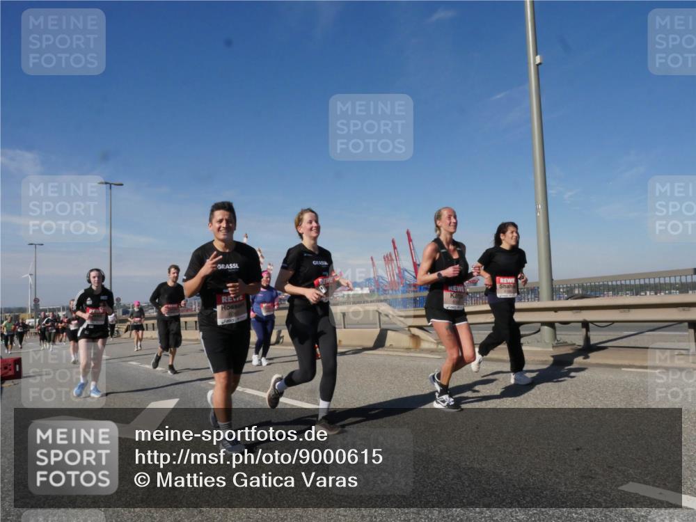 03.10.2025 - Köhlbrandbrückenlauf Matties Gatica Varas http://msf.ph/oto/9000615 03.10.2025 12:53:45 Position 2  meine-sportfotos.de