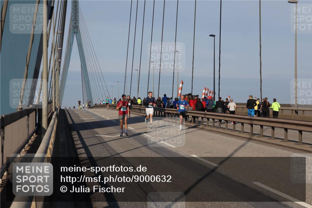 03.10.2025 - Köhlbrandbrückenlauf Julia Fischer http://msf.ph/oto/9000632 03.10.2025 09:35:32 Position 2  meine-sportfotos.de