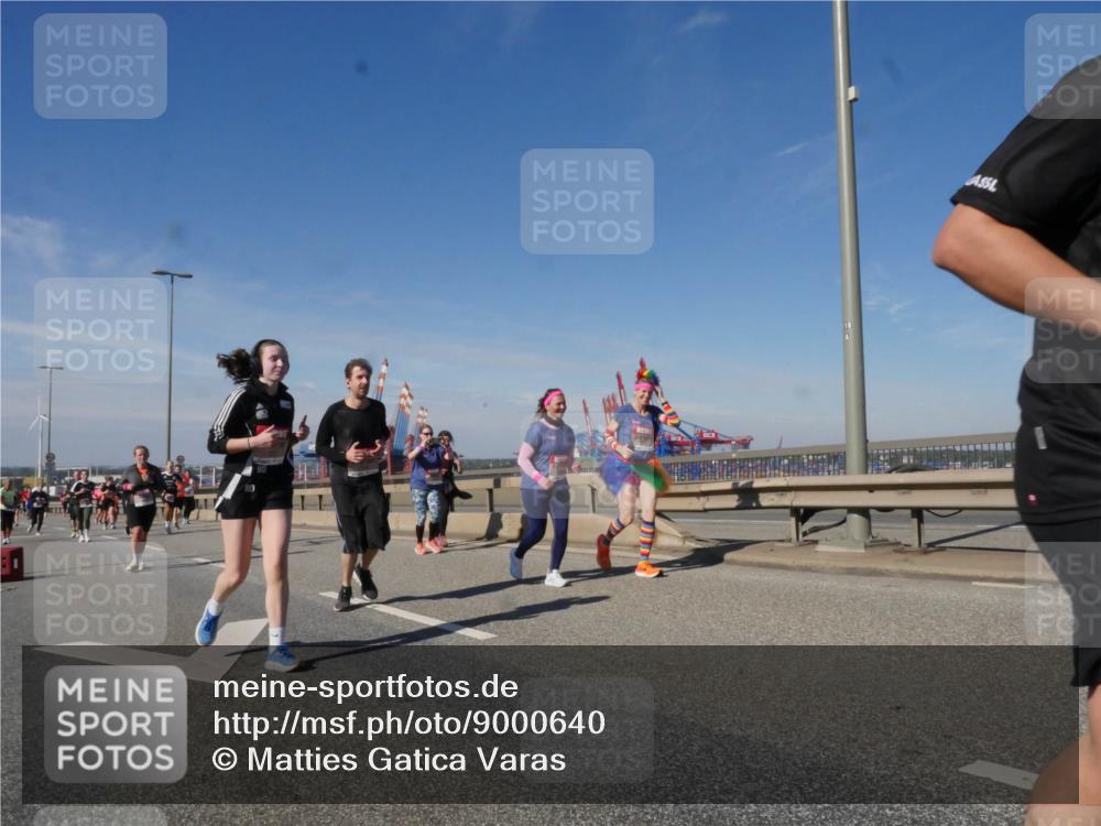 03.10.2025 - Köhlbrandbrückenlauf Matties Gatica Varas http://msf.ph/oto/9000640 03.10.2025 12:53:46 Position 2  meine-sportfotos.de