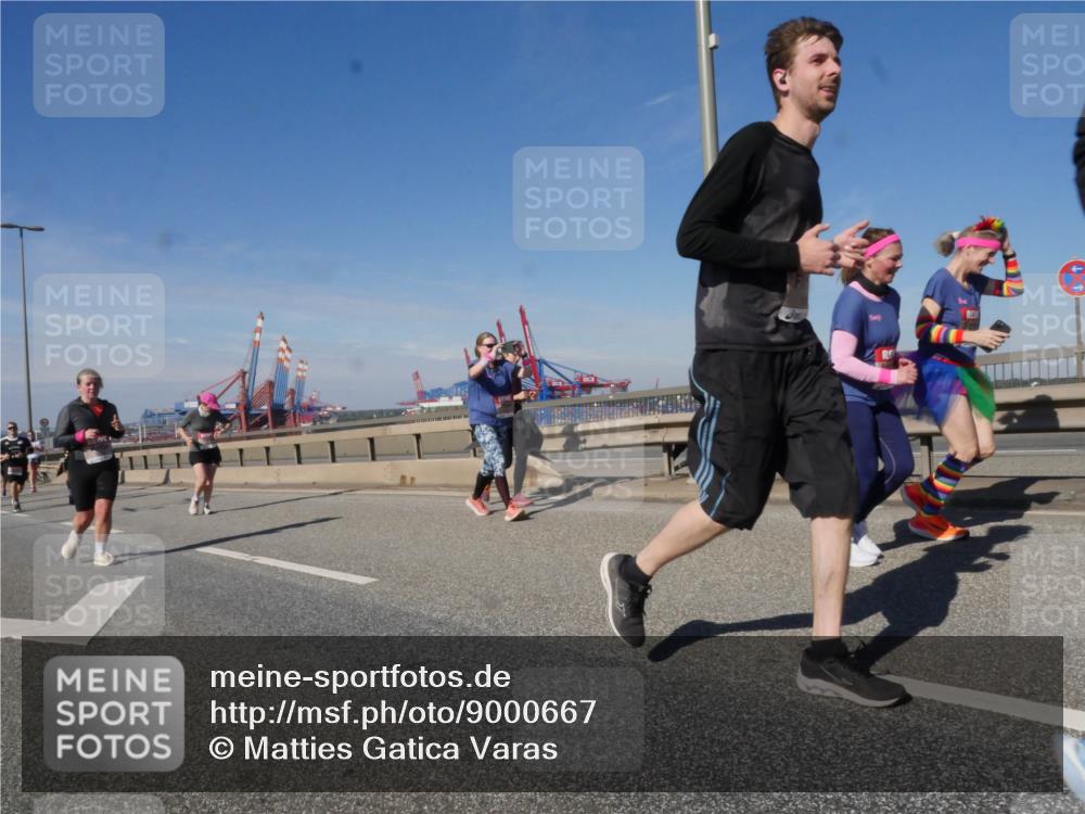 03.10.2025 - Köhlbrandbrückenlauf Matties Gatica Varas http://msf.ph/oto/9000667 03.10.2025 12:53:48 Position 2  meine-sportfotos.de