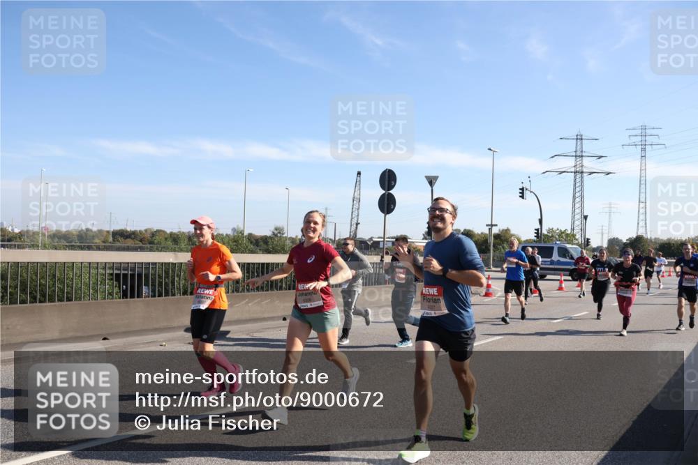 03.10.2025 - Köhlbrandbrückenlauf Julia Fischer http://msf.ph/oto/9000672 03.10.2025 12:15:45 Position 3 4328, 4327 meine-sportfotos.de