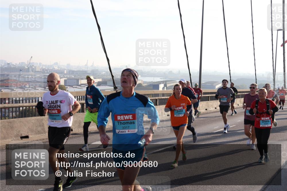 03.10.2025 - Köhlbrandbrückenlauf Julia Fischer http://msf.ph/oto/9000680 03.10.2025 09:22:01 Position 1 2788, 3317, 2849 meine-sportfotos.de
