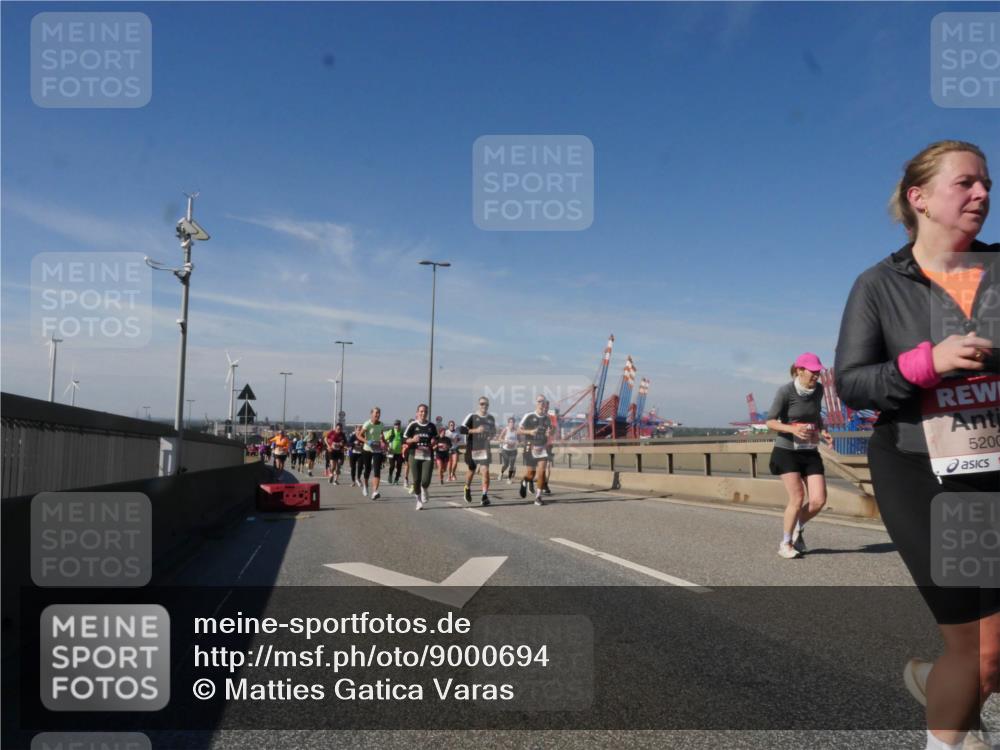 03.10.2025 - Köhlbrandbrückenlauf Matties Gatica Varas http://msf.ph/oto/9000694 03.10.2025 12:53:51 Position 2 5200 meine-sportfotos.de