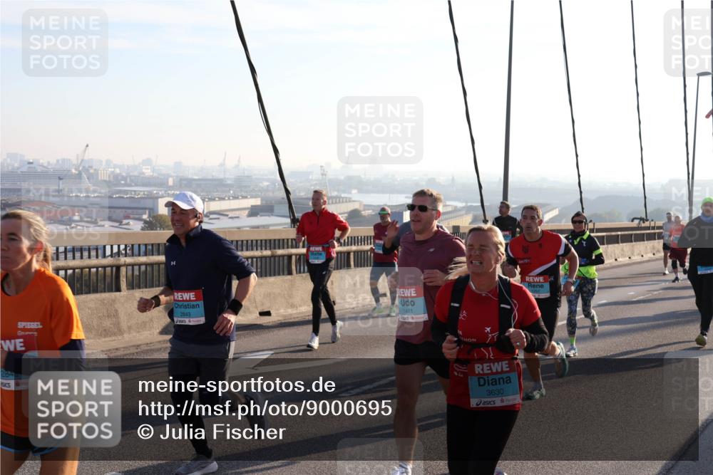 03.10.2025 - Köhlbrandbrückenlauf Julia Fischer http://msf.ph/oto/9000695 03.10.2025 09:22:03 Position 1 2849, 2843, 1411, 3630 meine-sportfotos.de