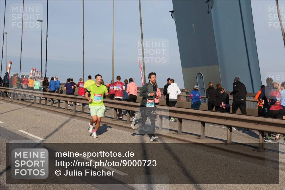 03.10.2025 - Köhlbrandbrückenlauf Julia Fischer http://msf.ph/oto/9000723 03.10.2025 09:36:08 Position 2  meine-sportfotos.de