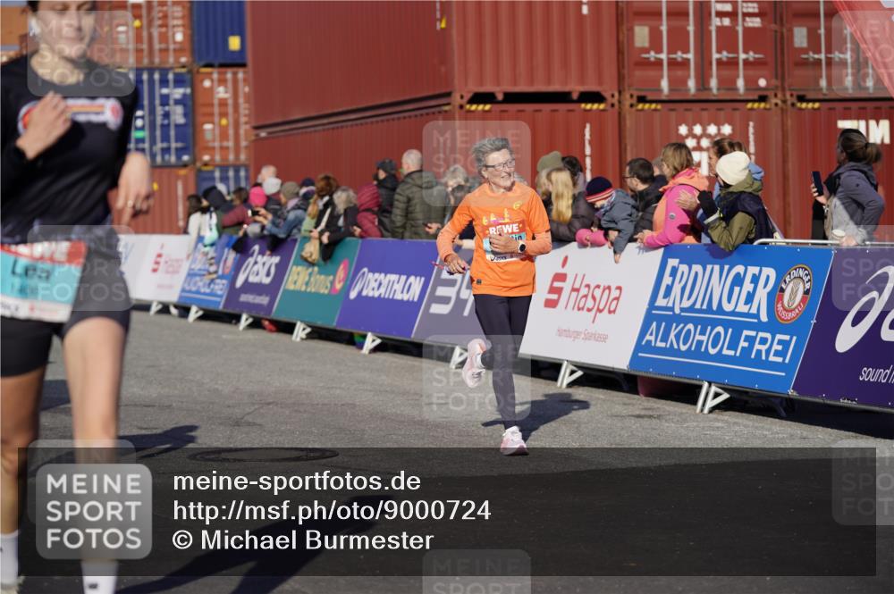 03.10.2025 - Köhlbrandbrückenlauf Michael Burmester http://msf.ph/oto/9000724 03.10.2025 10:05:00 Ziel 1211, 1302, 1406, 1477, 1622, 1944, 3721, 3741 meine-sportfotos.de