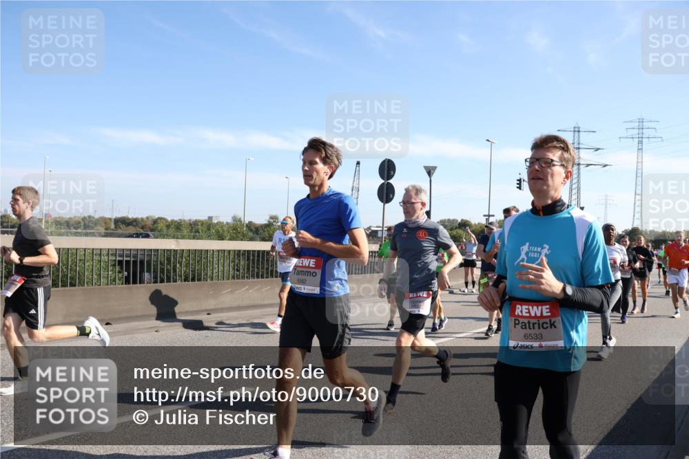 03.10.2025 - Köhlbrandbrückenlauf Julia Fischer http://msf.ph/oto/9000730 03.10.2025 12:15:54 Position 3 6562, 6822, 6533 meine-sportfotos.de