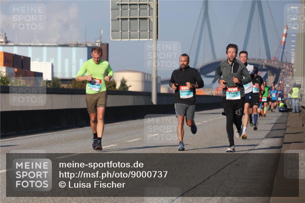 03.10.2025 - Köhlbrandbrückenlauf Luisa Fischer http://msf.ph/oto/9000737 03.10.2025 10:42:48 Position 3  meine-sportfotos.de