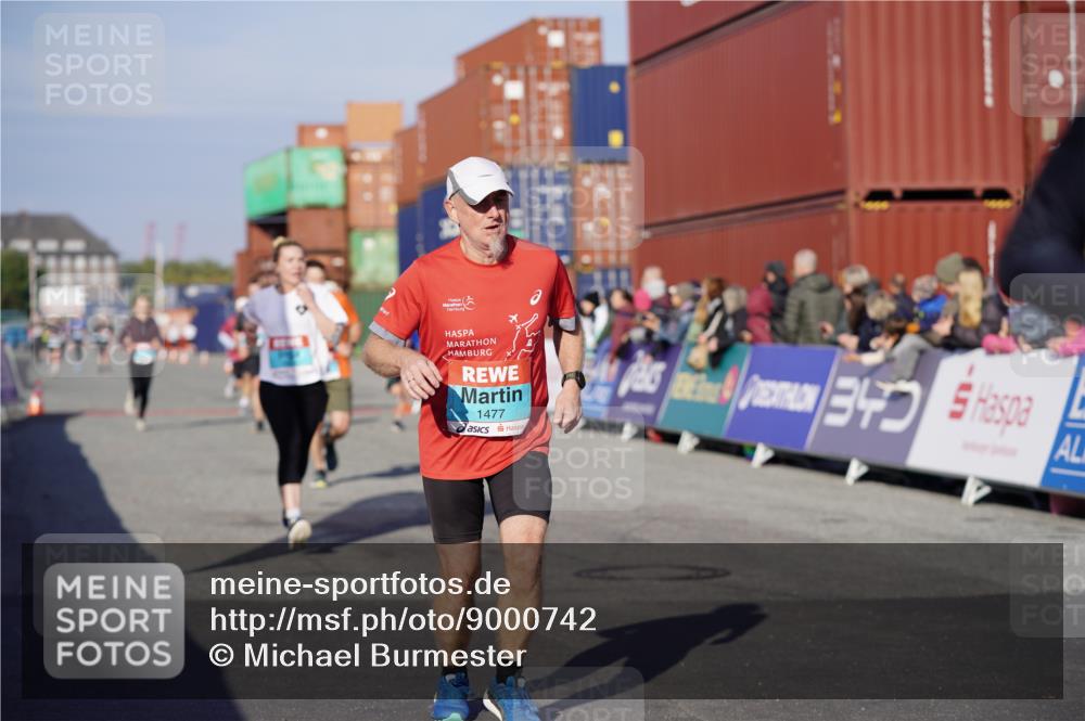 03.10.2025 - Köhlbrandbrückenlauf Michael Burmester http://msf.ph/oto/9000742 03.10.2025 10:05:01 Ziel 1211, 1302, 1406, 1477, 1622, 1944, 2920, 3409, 3721, 3741 meine-sportfotos.de