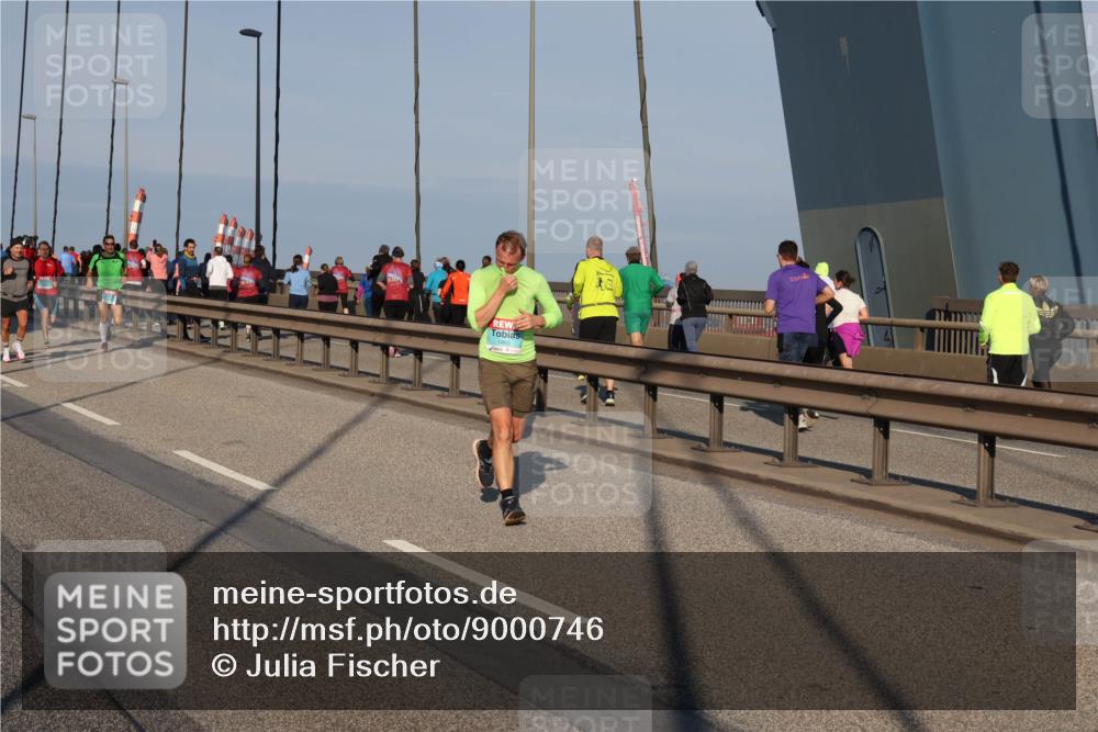 03.10.2025 - Köhlbrandbrückenlauf Julia Fischer http://msf.ph/oto/9000746 03.10.2025 09:36:19 Position 2 1462 meine-sportfotos.de