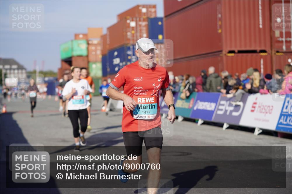 03.10.2025 - Köhlbrandbrückenlauf Michael Burmester http://msf.ph/oto/9000760 03.10.2025 10:05:02 Ziel 1211, 1406, 1477, 1622, 1944, 2920, 3409, 3721, 3741 meine-sportfotos.de