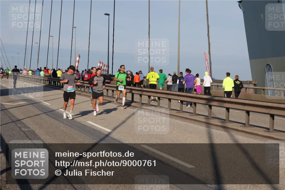 03.10.2025 - Köhlbrandbrückenlauf Julia Fischer http://msf.ph/oto/9000761 03.10.2025 09:36:23 Position 2  meine-sportfotos.de