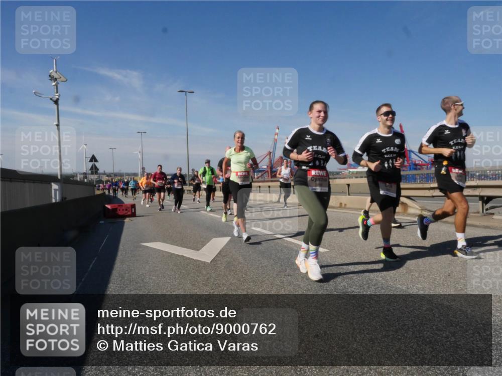 03.10.2025 - Köhlbrandbrückenlauf Matties Gatica Varas http://msf.ph/oto/9000762 03.10.2025 12:53:54 Position 2  meine-sportfotos.de