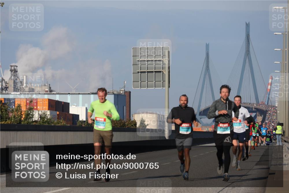 03.10.2025 - Köhlbrandbrückenlauf Luisa Fischer http://msf.ph/oto/9000765 03.10.2025 10:42:49 Position 3  meine-sportfotos.de