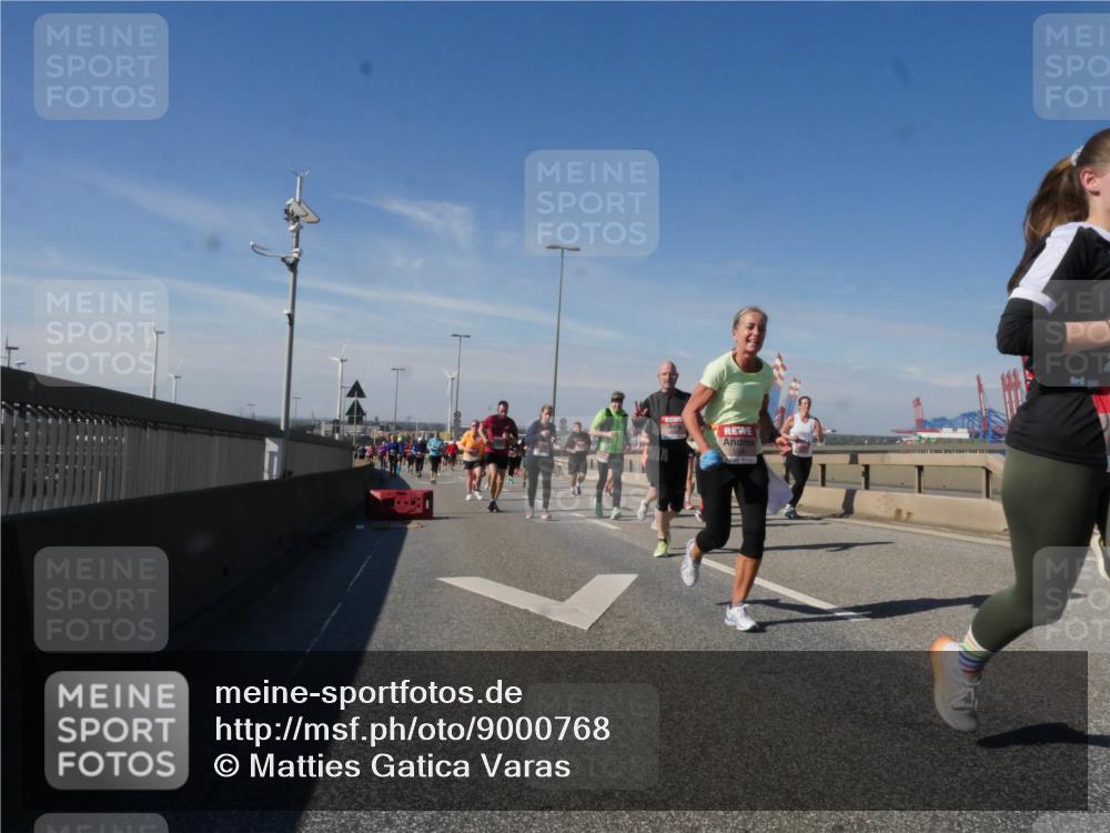 03.10.2025 - Köhlbrandbrückenlauf Matties Gatica Varas http://msf.ph/oto/9000768 03.10.2025 12:53:55 Position 2  meine-sportfotos.de