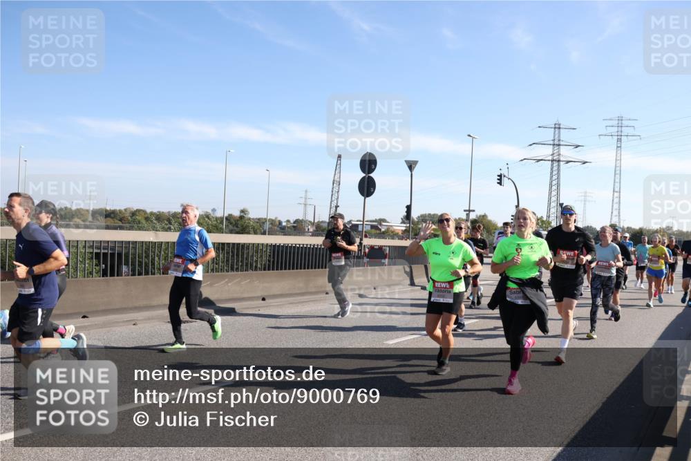 03.10.2025 - Köhlbrandbrückenlauf Julia Fischer http://msf.ph/oto/9000769 03.10.2025 12:15:59 Position 3 6252, 6249 meine-sportfotos.de