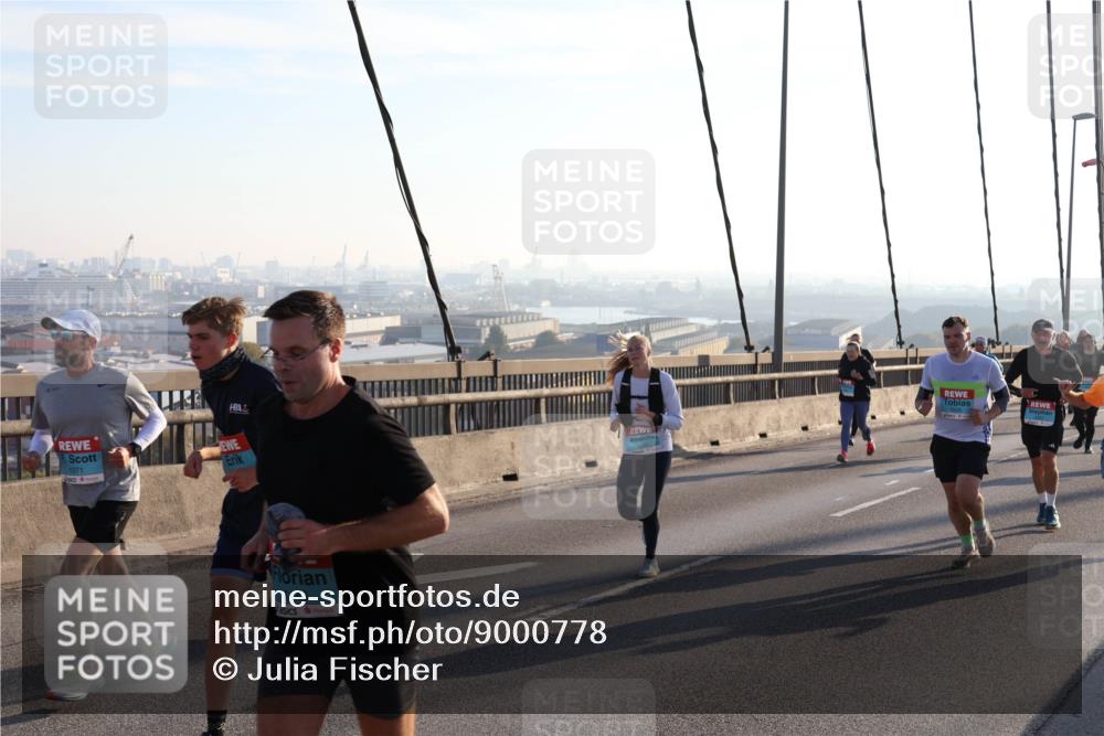 03.10.2025 - Köhlbrandbrückenlauf Julia Fischer http://msf.ph/oto/9000778 03.10.2025 09:22:11 Position 1 1071, 1146, 1226 meine-sportfotos.de