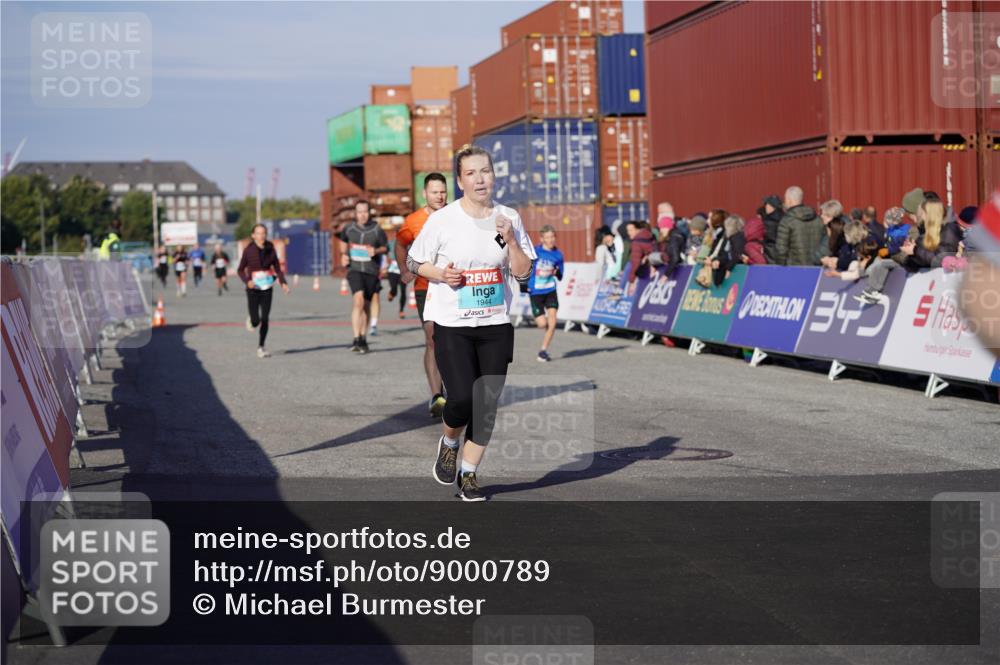 03.10.2025 - Köhlbrandbrückenlauf Michael Burmester http://msf.ph/oto/9000789 03.10.2025 10:05:03 Ziel 1033, 1211, 1346, 1406, 1477, 1622, 1944, 2920, 3409, 3721, 3741 meine-sportfotos.de