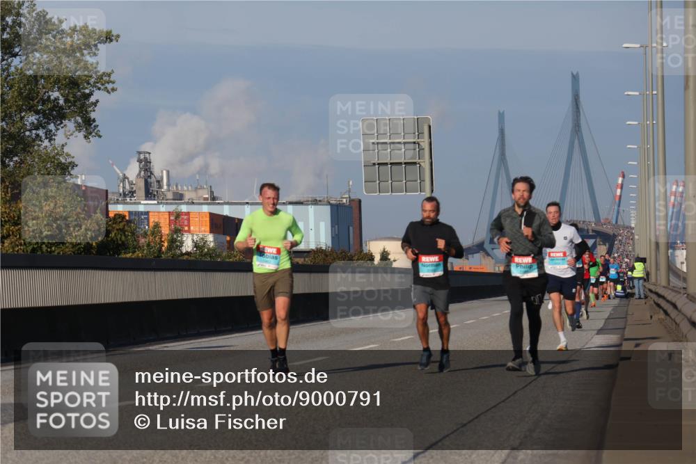 03.10.2025 - Köhlbrandbrückenlauf Luisa Fischer http://msf.ph/oto/9000791 03.10.2025 10:42:50 Position 3  meine-sportfotos.de