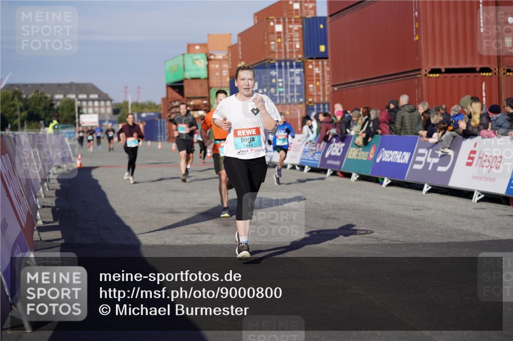03.10.2025 - Köhlbrandbrückenlauf Michael Burmester http://msf.ph/oto/9000800 03.10.2025 10:05:03 Ziel 1033, 1211, 1346, 1406, 1477, 1622, 1944, 2920, 3409, 3721, 3741 meine-sportfotos.de