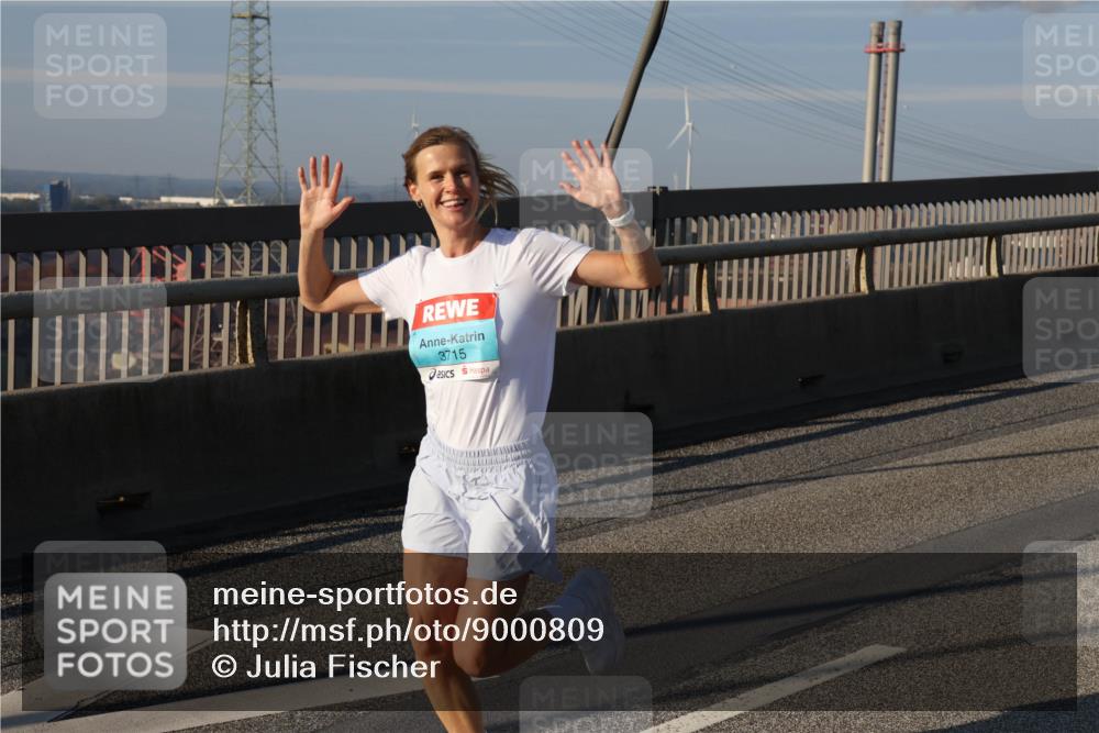 03.10.2025 - Köhlbrandbrückenlauf Julia Fischer http://msf.ph/oto/9000809 03.10.2025 09:36:40 Position 2 3715 meine-sportfotos.de