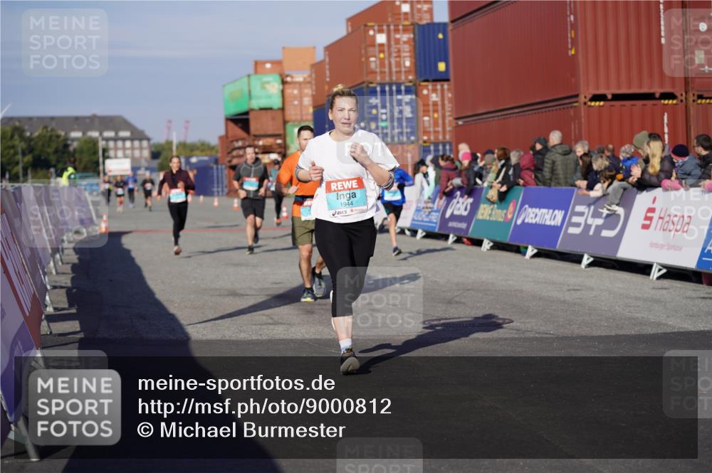 03.10.2025 - Köhlbrandbrückenlauf Michael Burmester http://msf.ph/oto/9000812 03.10.2025 10:05:03 Ziel 1033, 1211, 1346, 1406, 1477, 1622, 1944, 2920, 3409, 3721, 3741 meine-sportfotos.de