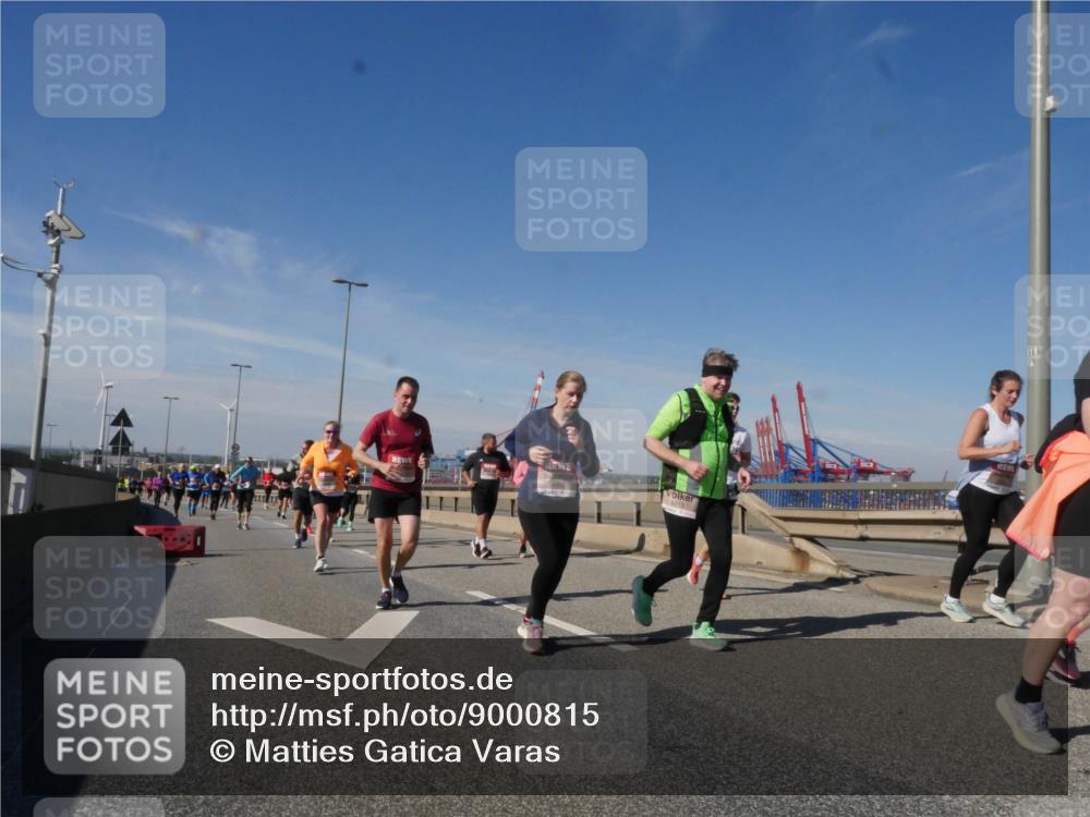 03.10.2025 - Köhlbrandbrückenlauf Matties Gatica Varas http://msf.ph/oto/9000815 03.10.2025 12:53:58 Position 2 6213 meine-sportfotos.de