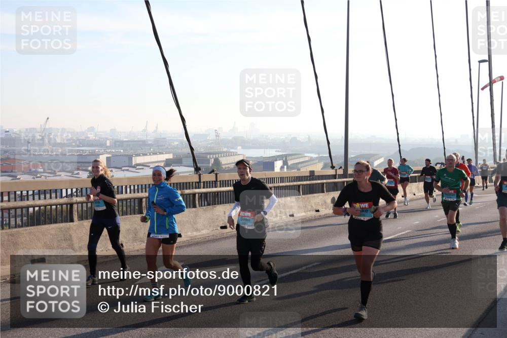 03.10.2025 - Köhlbrandbrückenlauf Julia Fischer http://msf.ph/oto/9000821 03.10.2025 09:22:16 Position 1 1043 meine-sportfotos.de