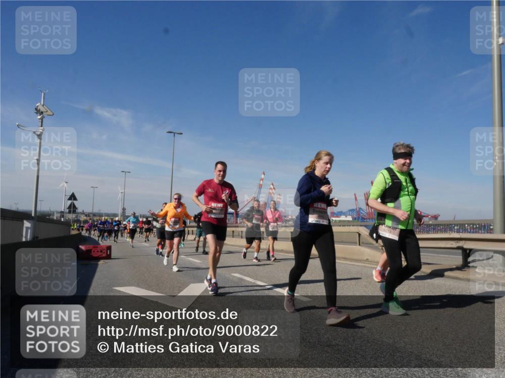 03.10.2025 - Köhlbrandbrückenlauf Matties Gatica Varas http://msf.ph/oto/9000822 03.10.2025 12:53:58 Position 2 6213, 118 meine-sportfotos.de