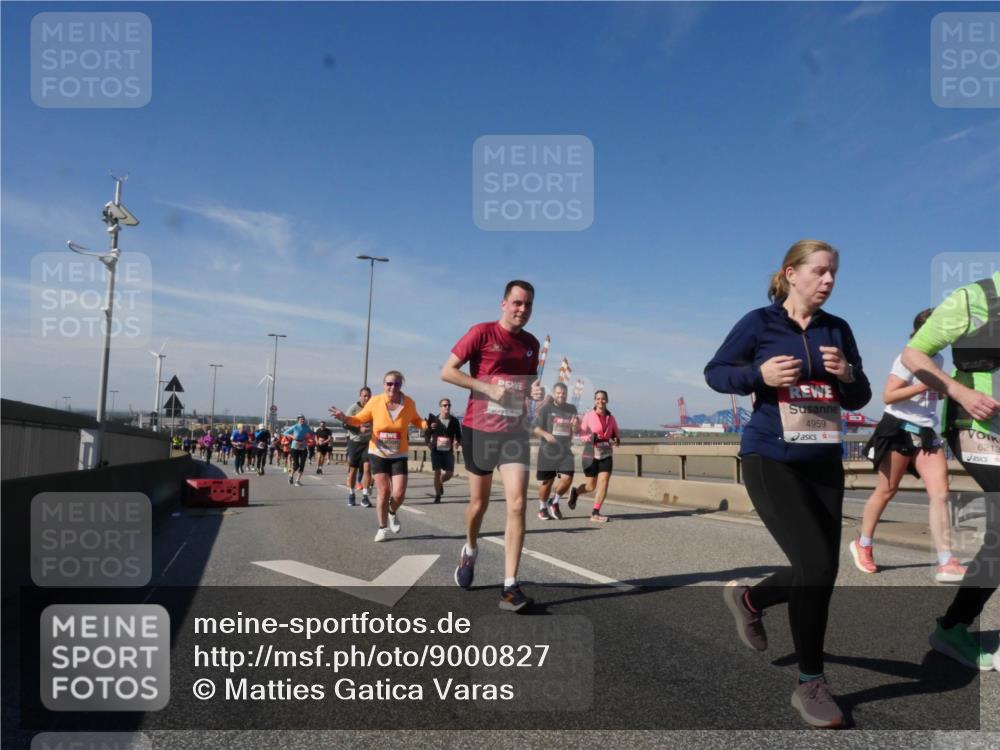 03.10.2025 - Köhlbrandbrückenlauf Matties Gatica Varas http://msf.ph/oto/9000827 03.10.2025 12:53:59 Position 2 4959, 6213 meine-sportfotos.de